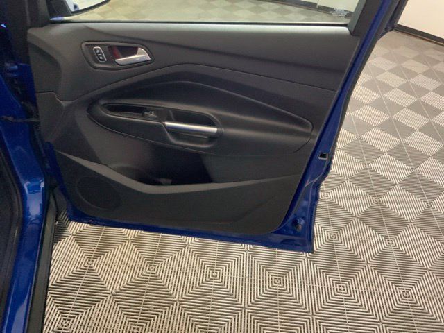 Used 2017 Ford Escape Titanium FWD image 31