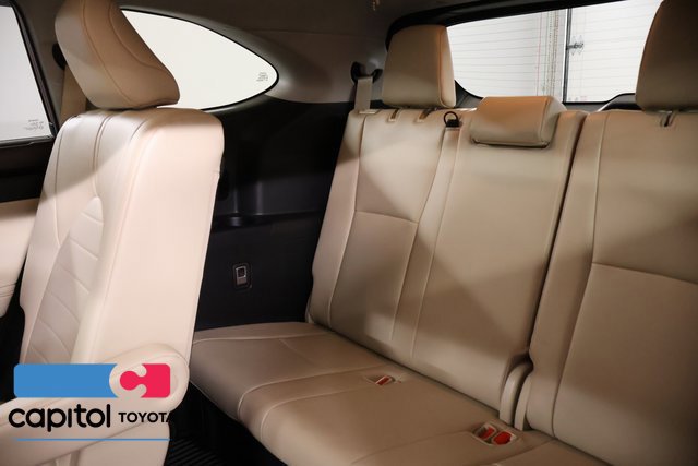 Used 2022 Toyota Highlander XLE AWD/4WD image 34
