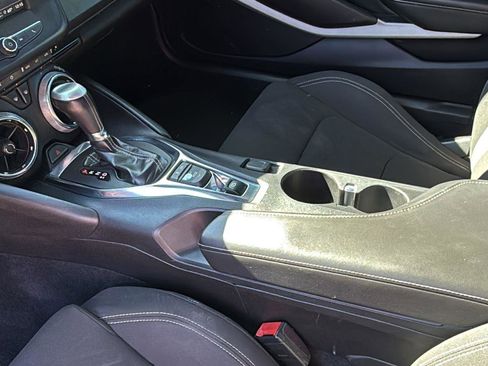 Used 2021 Chevrolet Camaro LT image 15