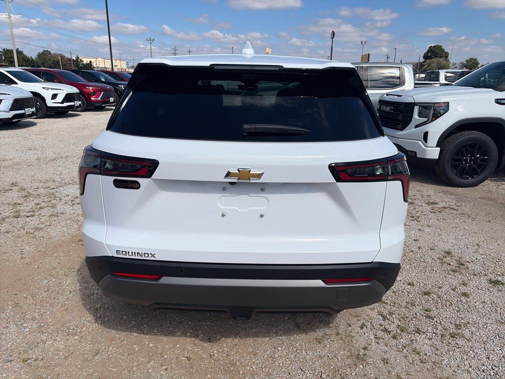 New 2027 Chevrolet Equinox LT w/ Convenience Package II FWD image 5