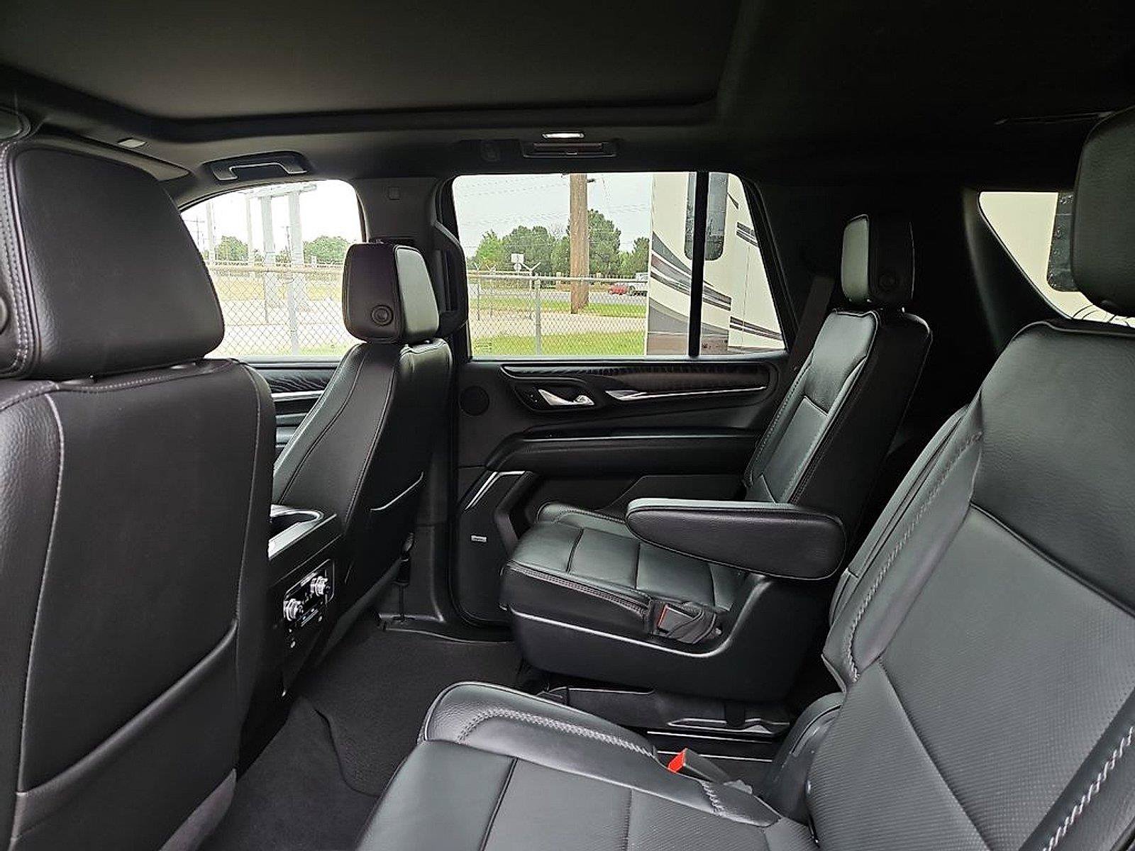 Used 2023 GMC Yukon Denali AWD/4WD image 19