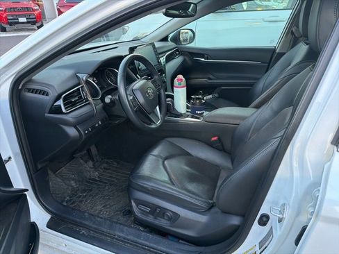 Used 2023 Toyota Camry XLE image 3