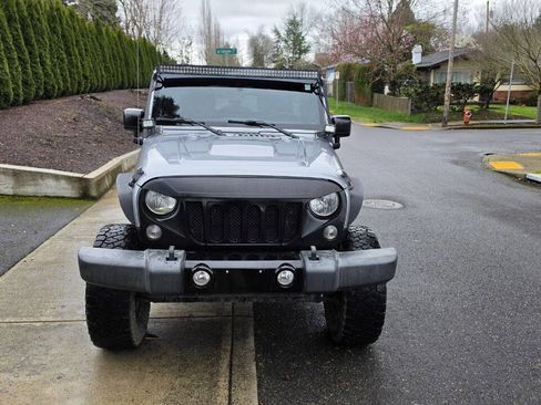 Used 2015 Jeep Wrangler Unlimited Sahara w/ Dual Top Group image 2