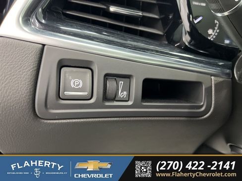 Used 2025 Cadillac XT5 Premium Luxury image 27