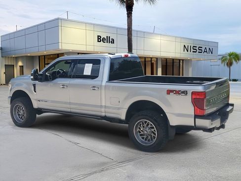 Used 2022 Ford F350 Platinum AWD/4WD image 3