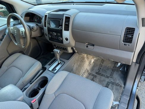 Used 2017 Nissan Frontier SV w/ SV Value Truck Package AWD/4WD image 23