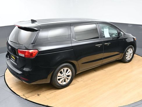 Used 2018 Kia Sedona L FWD image 40