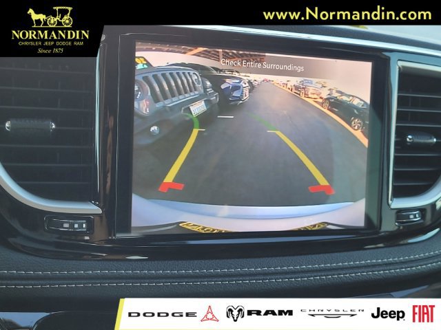 Used 2024 Chrysler Pacifica Limited FWD image 10