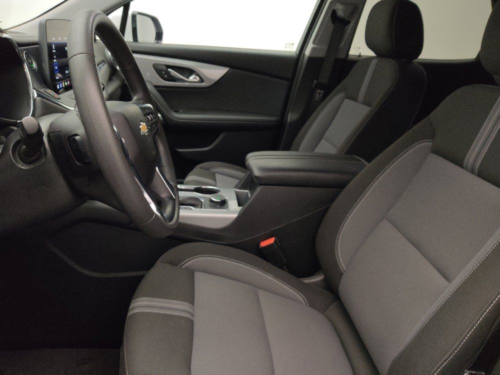 Used 2025 Chevrolet Blazer LT FWD image 17