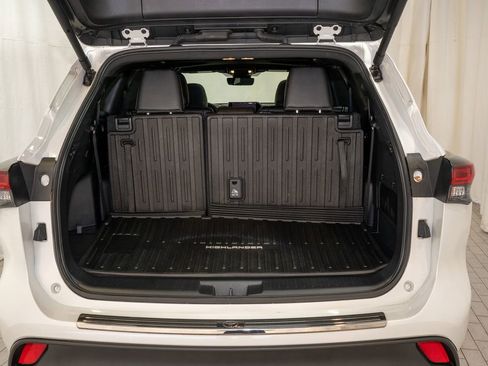 Used 2024 Toyota Highlander XSE image 5