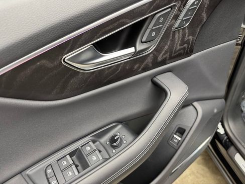 Used 2023 Audi Q8 Premium Plus image 11