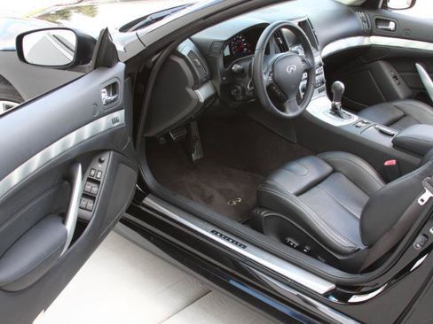 Used 2009 INFINITI G37 Convertible w/ Premium Pkg RWD image 32