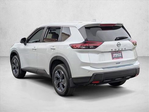 Used 2026 Nissan Rogue SV FWD image 7