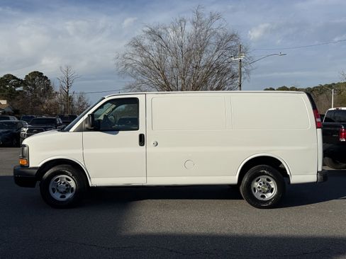 Used 2011 Chevrolet Express 2500 image 13
