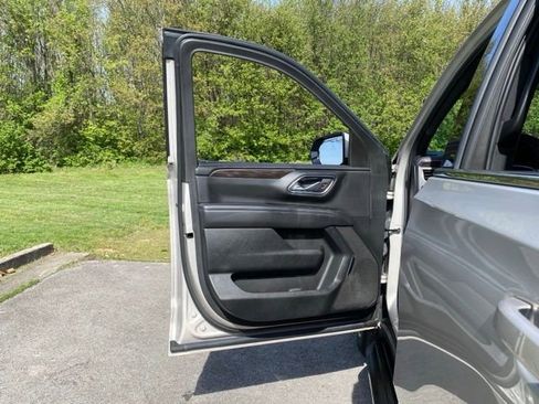 Used 2024 Chevrolet Tahoe 4WD image 12