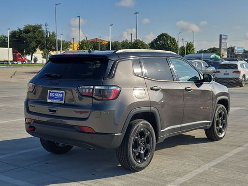 Used 2024 Jeep Compass Trailhawk AWD/4WD image 3