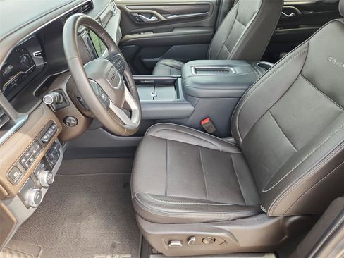 Used 2022 GMC Yukon XL Denali w/ Denali Premium Package RWD image 20