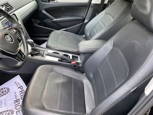 Used 2019 Volkswagen Passat 2.0T Wolfsburg image 12