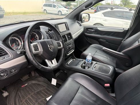 Used 2017 Dodge Grand Caravan GT FWD image 10