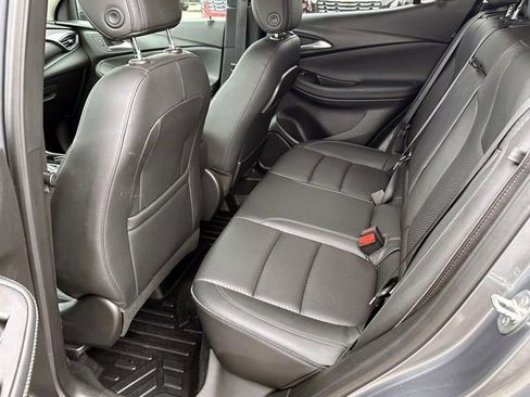 Used 2021 Buick Encore GX Essence FWD image 12