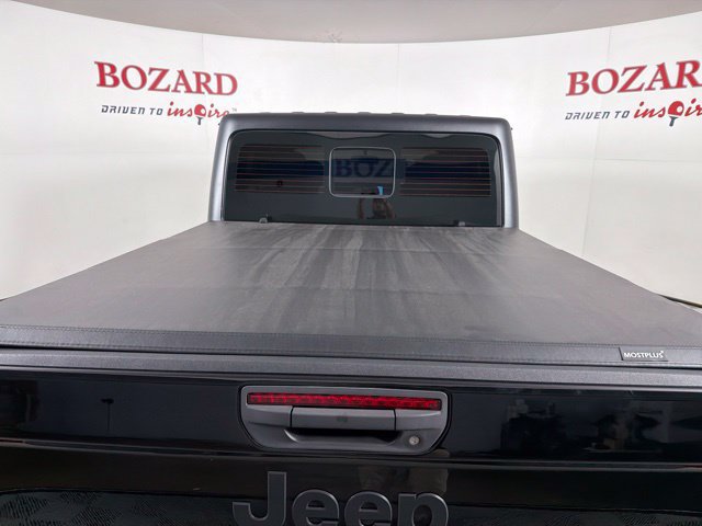Used 2024 Jeep Gladiator Sport AWD/4WD image 9