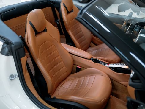 Used 2016 Ferrari California T image 52