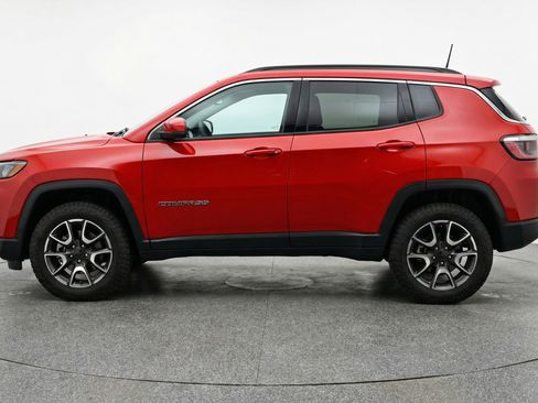 Used 2025 Jeep Compass Trailhawk AWD/4WD image 5