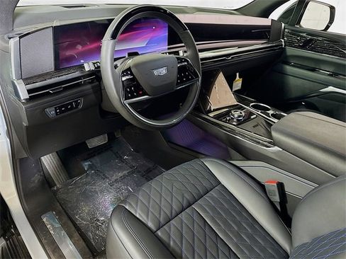 New 2025 Cadillac Escalade IQ Luxury 1 w/ Smart Trailering package image 5