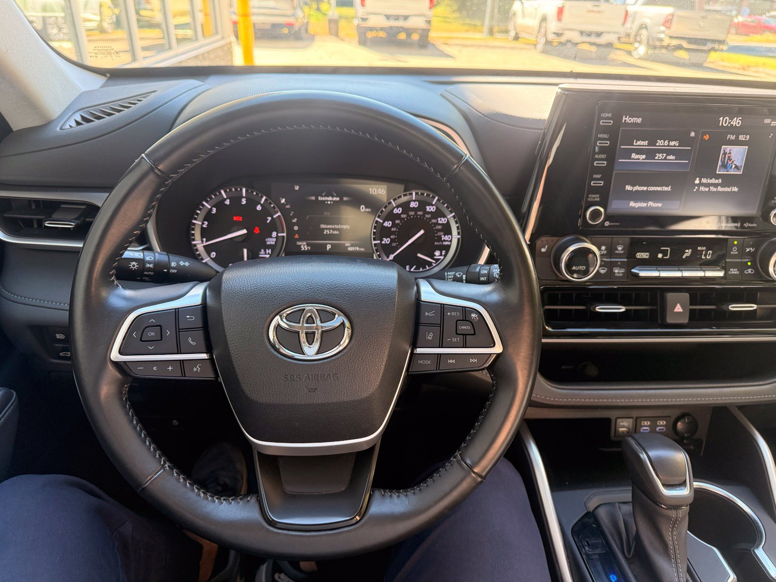 Used 2022 Toyota Highlander XLE AWD/4WD image 15