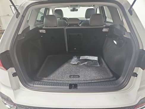 Used 2024 Volkswagen Taos SE image 25