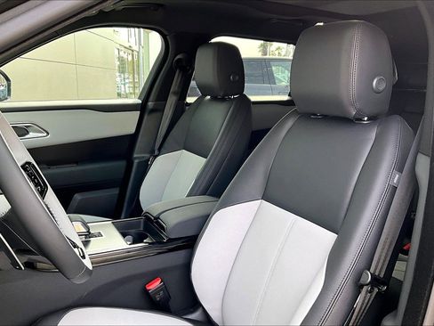New 2026 Land Rover Range Rover Velar Dynamic SE image 9
