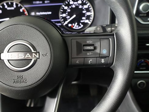 Used 2023 Nissan Rogue SV image 36