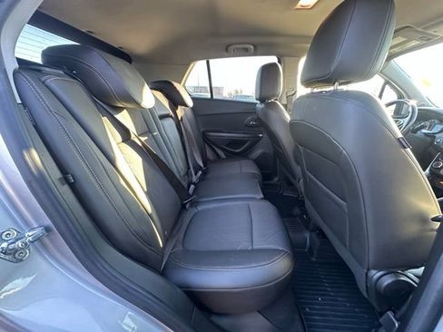 Used 2022 Chevrolet Trax LT w/ Driver Confidence Package image 29