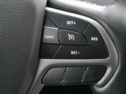 Used 2022 Jeep Grand Cherokee Laredo X image 26