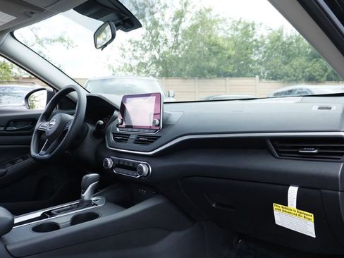 Used 2025 Nissan Altima 2.5 S FWD image 20