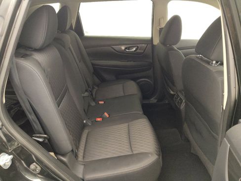 Used 2019 Nissan Rogue SV image 19