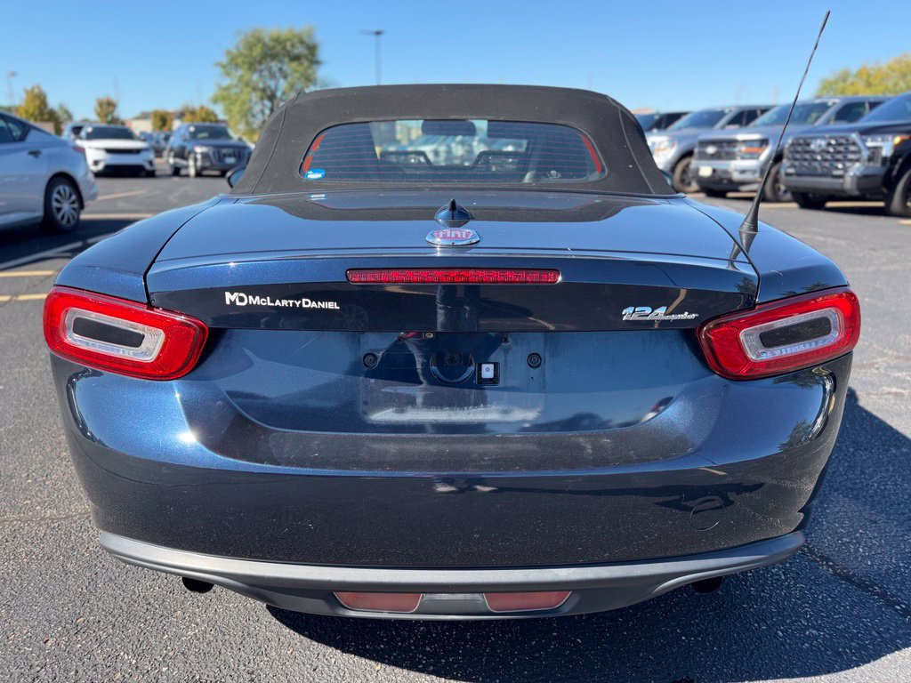 Used 2018 FIAT 124 Spider Classica w/ Technology & Siriusxm Group RWD image 6