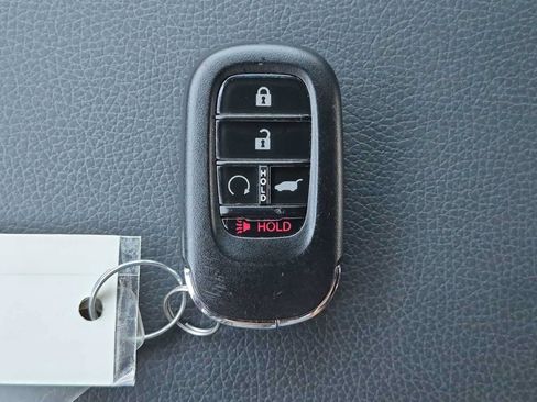 Certified 2025 Honda Pilot TrailSport image 34