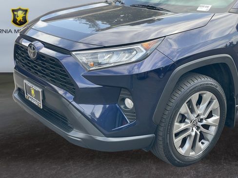 Used 2021 Toyota RAV4 XLE Premium image 6