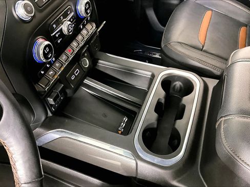 Certified 2022 GMC Sierra 1500 AT4 w/ AT4 Premium Package image 14