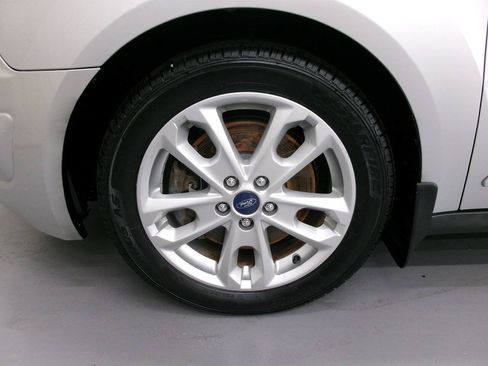 Used 2015 Ford Transit Connect XLT FWD image 3