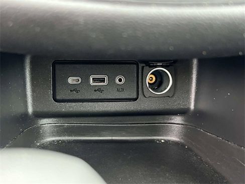 Used 2022 Chevrolet Equinox RS image 32