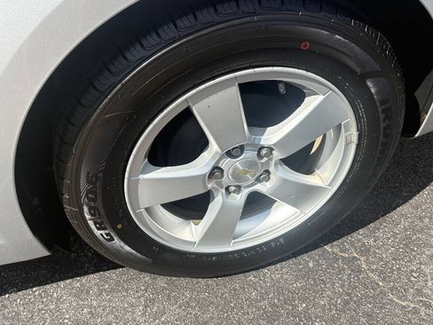 Used 2014 Chevrolet Cruze LT w/ All-Star Edition FWD image 16