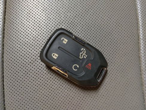 Used 2019 Chevrolet Silverado 1500 LTZ w/ LTZ Convenience Package image 32