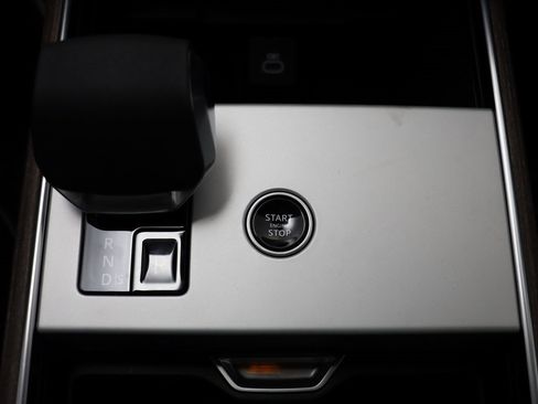 New 2025 Land Rover Range Rover SE image 14