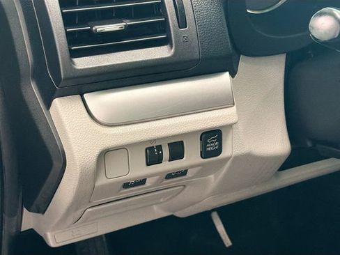 Used 2015 Subaru Forester 2.5i Limited image 10