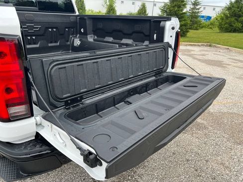 Used 2023 Chevrolet Colorado Z71 w/ Z71 Convenience Package 2 AWD/4WD image 12