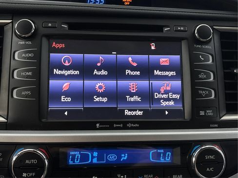 Used 2019 Toyota Highlander XLE AWD/4WD image 43