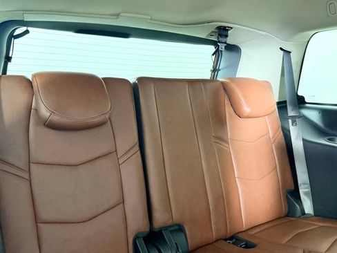 Used 2019 Cadillac Escalade Luxury AWD/4WD image 31