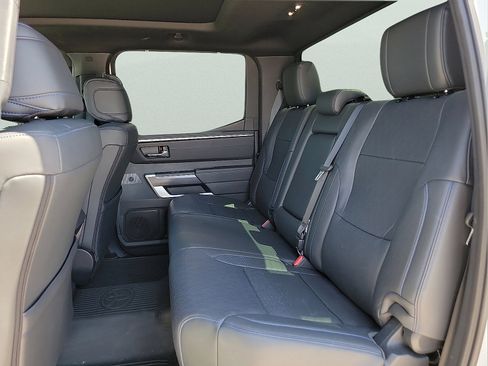 Used 2025 Toyota Tundra Platinum w/ TRD Off-Road Package AWD/4WD image 8